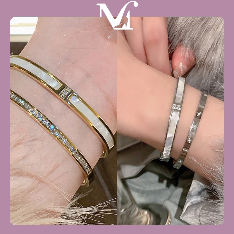 [พร้อมส่งจากไทย] สร้อยข้อมือที่มีสไตล์และระดับไฮเอนด์ จับคู่สีทองและสีเงินสองสี มีสองสีให้เลือก
