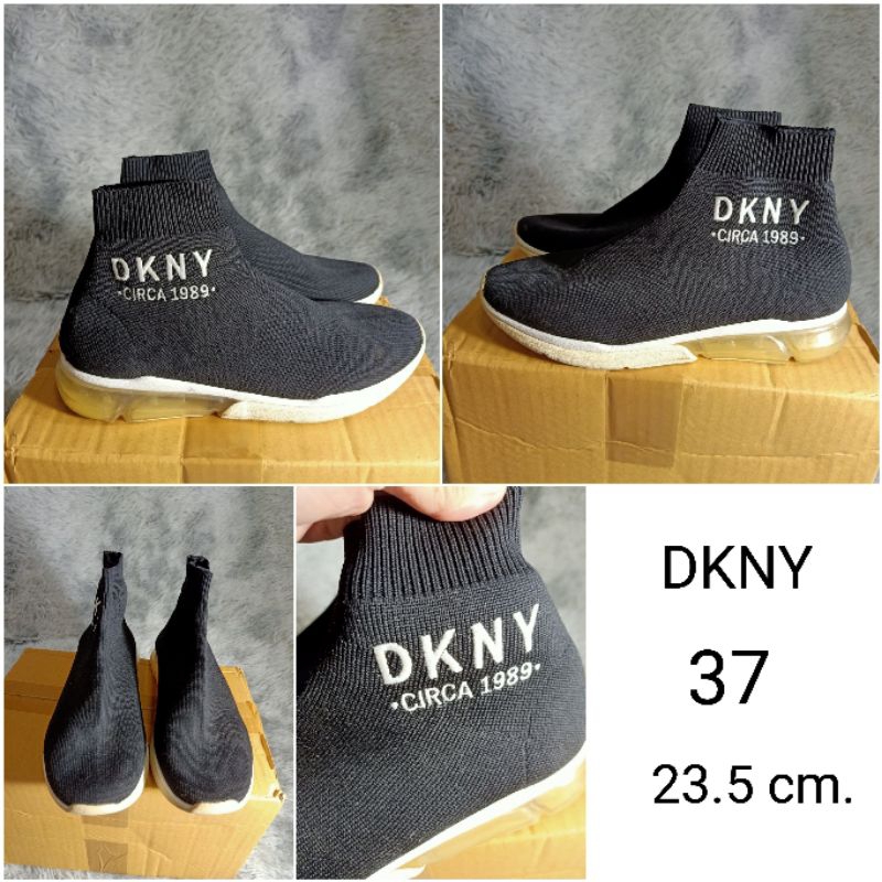 รองเท้า ถุงเท้า DKNY SIZE 37 สีดำ โลโก้ปัก