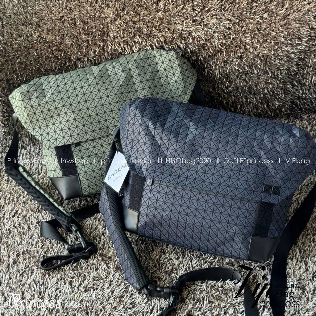 พร้อมส่ง 4 สี issey miyake Sling shoulder bag / Miyake geometric-panelled Laptop กระเป๋าสะพาย  🧡 เกรดออริจินอล