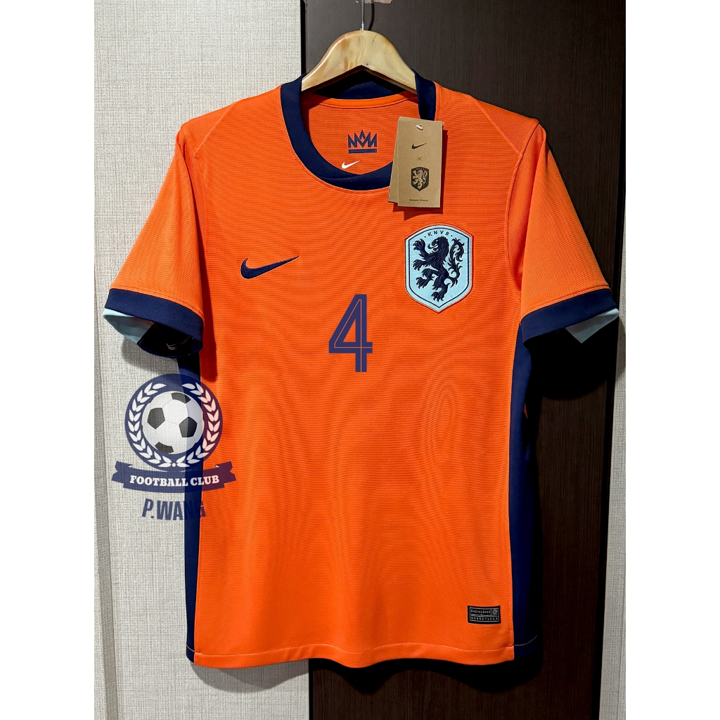 New!! เสื้อฟุตบอลทีมชาติ เนเธอแลนด์ Home เหย้า ยูโร2024 [3A] เกรดแฟนบอล สีส้ม พร้อมชื่อเบอร์นักเตะในทีมครบทุกคนคุณภาพสูง