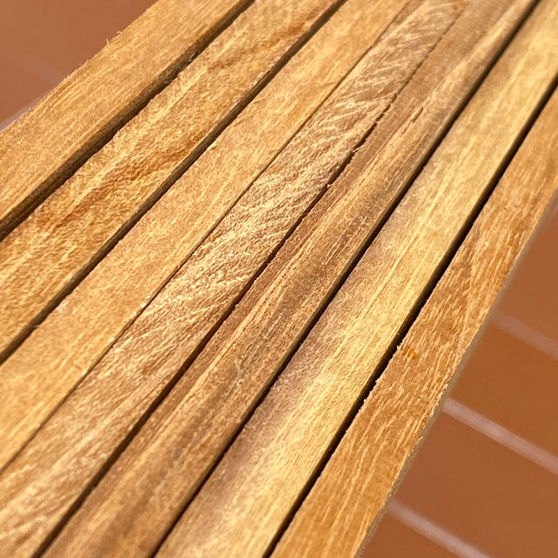 ไม้ระแนง เป็นไม้สักแผ่น เนื้อไม้เต็ม ไสเรียบ เกรดA ขนาดกว้าง 32มม หนา 8 มม ยาว 1 เมตร งานไม้DIYหรือระแนงไม้ ราคาต่อ1ชิ้น - รูปที่ 3