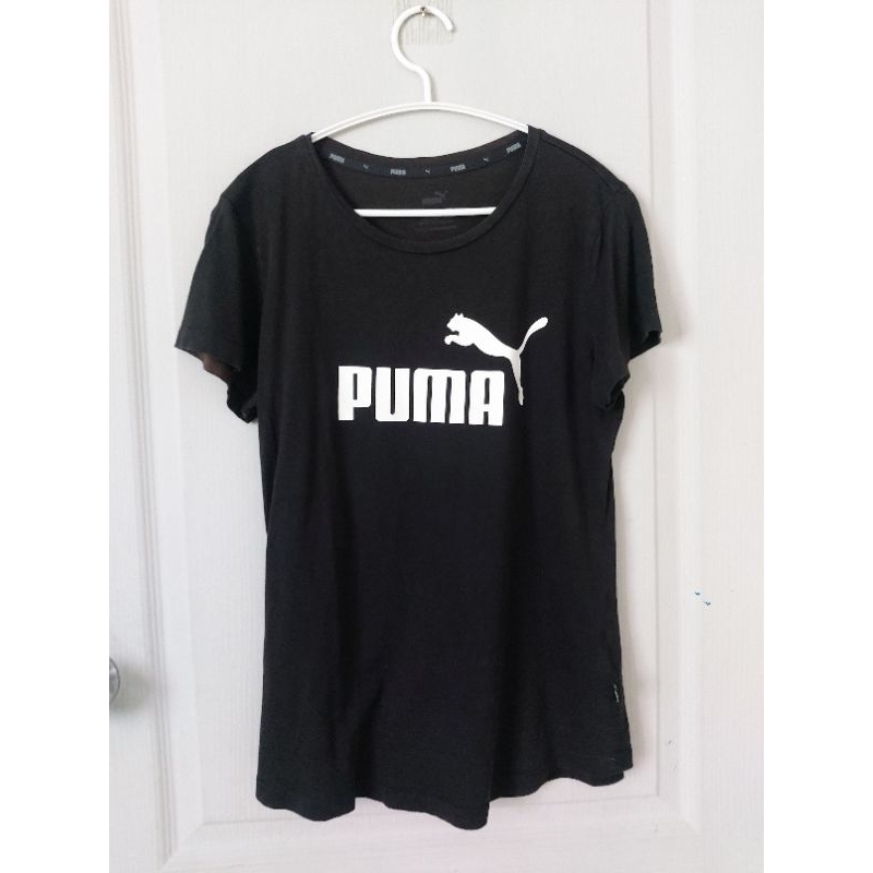 ส่งต่อเสื้อยืดสีดำแบรนด์แท้ Puma มือสอง