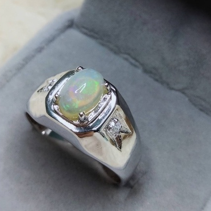 แหวนโอปอลแท้ 1 กะรัต Opal