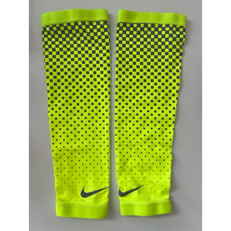 ปลอกแขน ยี่ห้อ Nike Dri-Fit 360 arm sleeve สีเขียว (Size M)