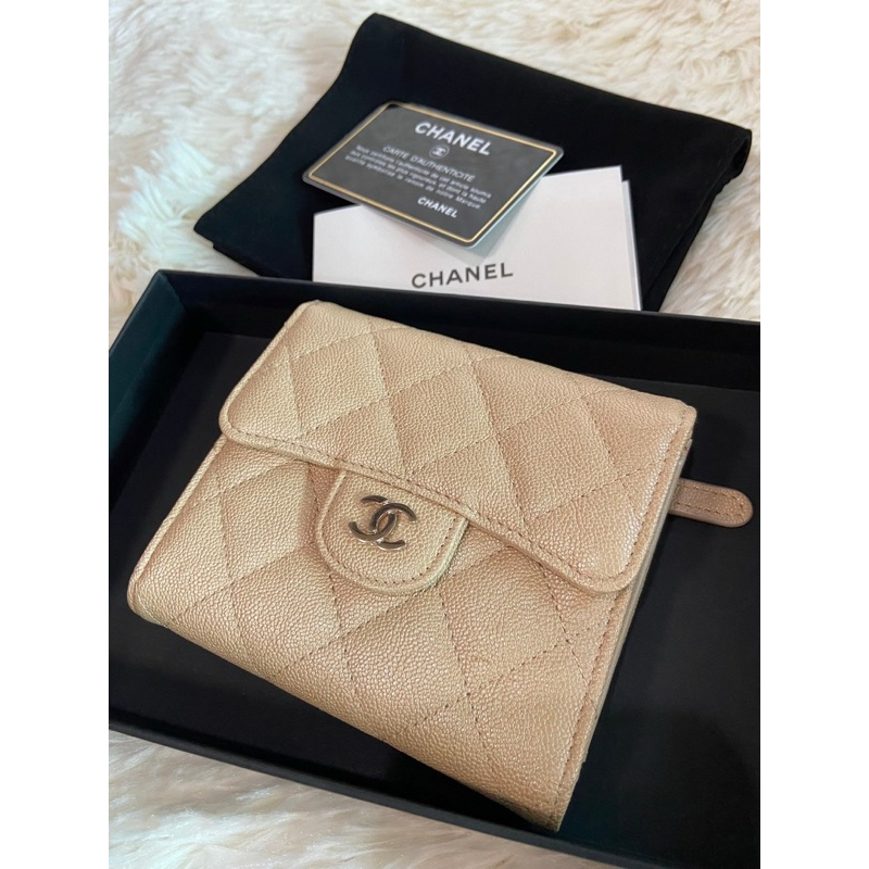 new chanel trifold wallet beige caviar iridescent holo27