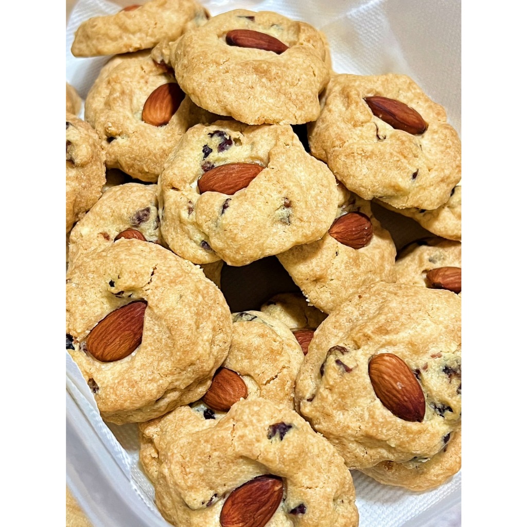 คุกกี้ แครนเบอร์รี่ อัลมอนด์ (ขายดี อร่อยแนะนำ) Homemade อบ สด ใหม่ (Best Seller กล่องละ10ชิ้น) เนยแท้ หอม มัน นัว