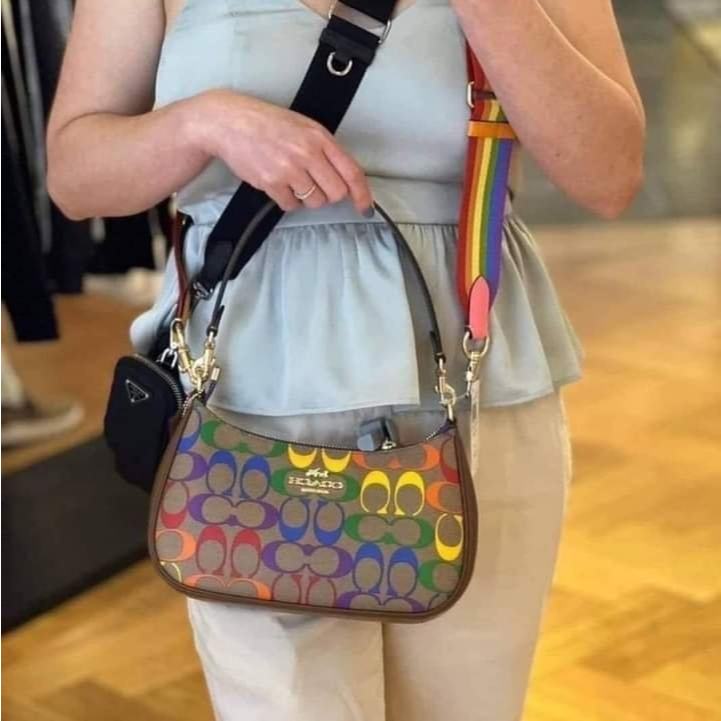 🌈 COACH CA176 TERI SHOULDER BAG IN RAINBOW SIGNATURE CANVAS 🌈 กระเป๋าสะพายน้ำตาล©️รุ้ง 💫Limited