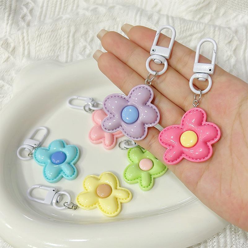 (มีราคาส่ง) ร้านไทย พร้อมส่ง! พวงกุญแจดอกไม้ สีพลาสเทล เป็นพวงกุญแจ สไตล์มินิมอล ที่ห้อยแอร์พอต แขวนแอร์พอต