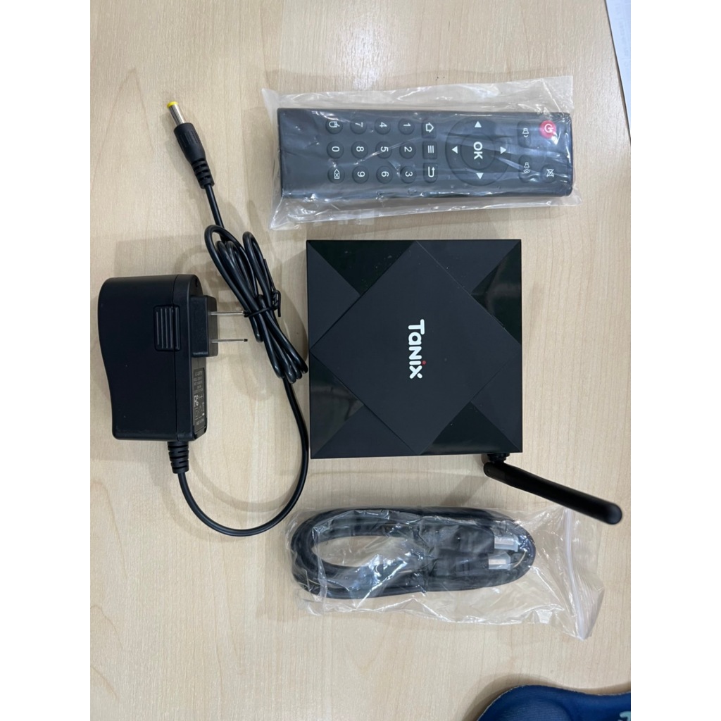 กล่อง Tx6s แรม 4 รอม 64 มือสอง อุปกรณ์ของใหม่ (รีโมท อแดปเตอร์ สายHDMI) ใช้งานได้ดีปกติ ราคาเบาๆ มือสอง
