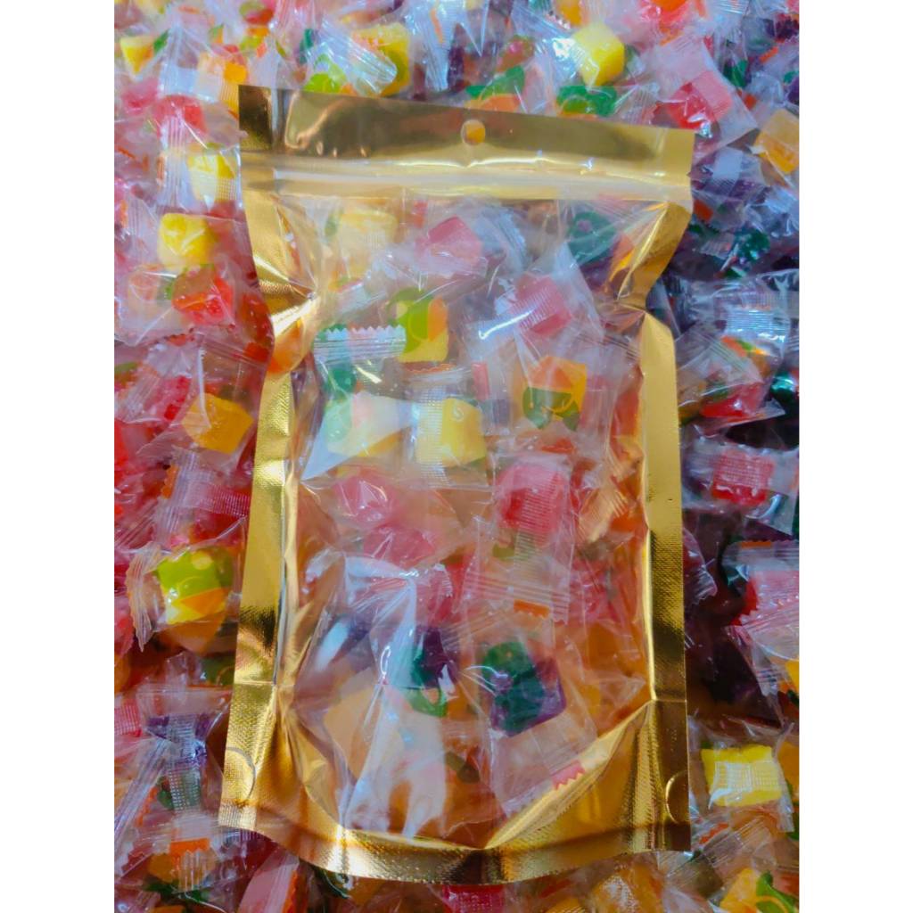 เยลลี่ ลูกเต๋า รวมรสผลไม้ อร่อย หนึบ หวานกำลังดี นุ่มหนึบ เคี้ยวเพลิน เกินห้ามใจ