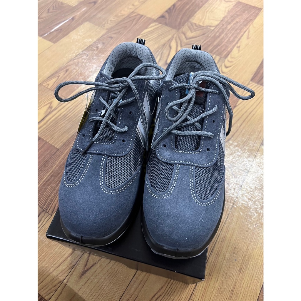 P69  รองเท้าเซฟตี้ หัวเหล็ก Safety Shoes รองเท้าหัวเหล็กคุณภาพสูง เพื่อความปลอดภัย