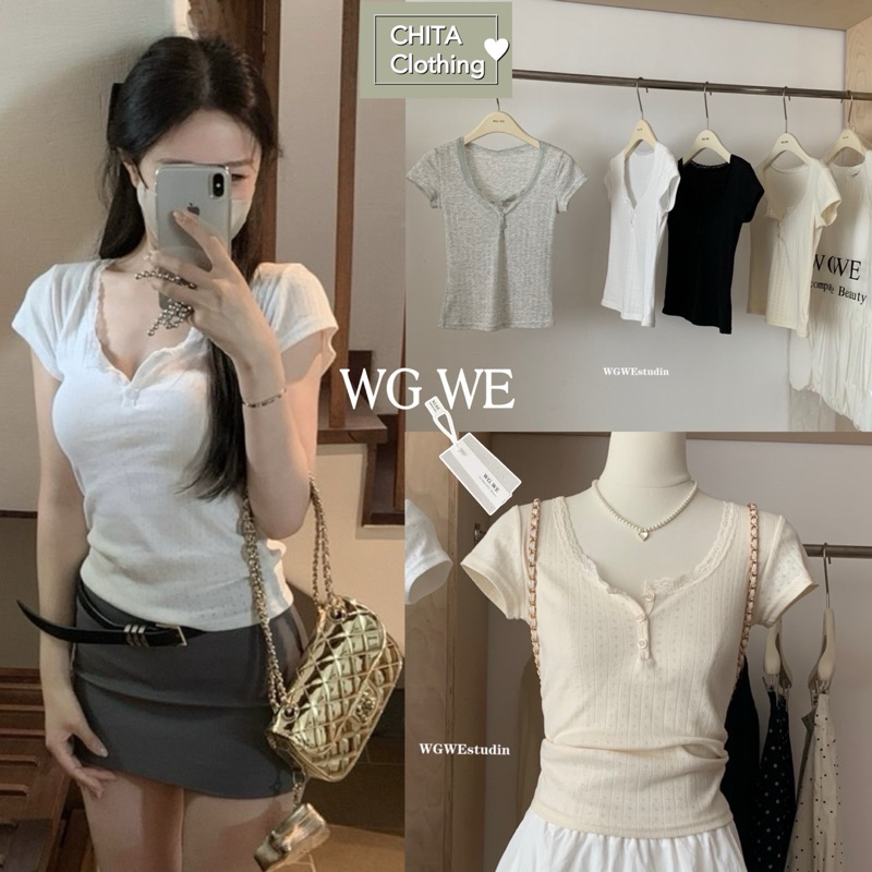8536 เสื้อแขนสั้น แต่งผ้าฉลุลูกไม้ช่วงคอ ติดกระดุมหน้า TAG WG.WE