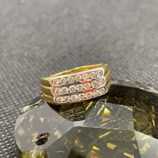 สินค้าหลุดจำนำแหวนเพชรแท้แบบ3แถวตัวเรือนทอง90%เพชรแท้Round Brilliant  Cut0.03ctX21เม็ด VVS1#97 แหวนไซต์52หนัก4.54กรัม