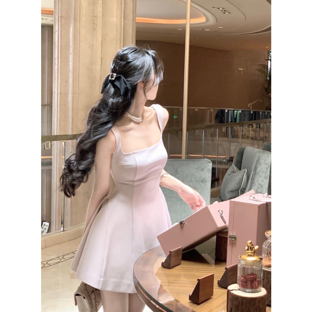 Mogwany พรี Carol Mini Dress 2 สี ชมพู, แดง เดรสสั้นมีทรง สวยมาก ผ้านิ่มยืดหยุ่นมีซับใส่สบาย ใส่เที่ยว,ใส่ออกงาน สวยมากๆ