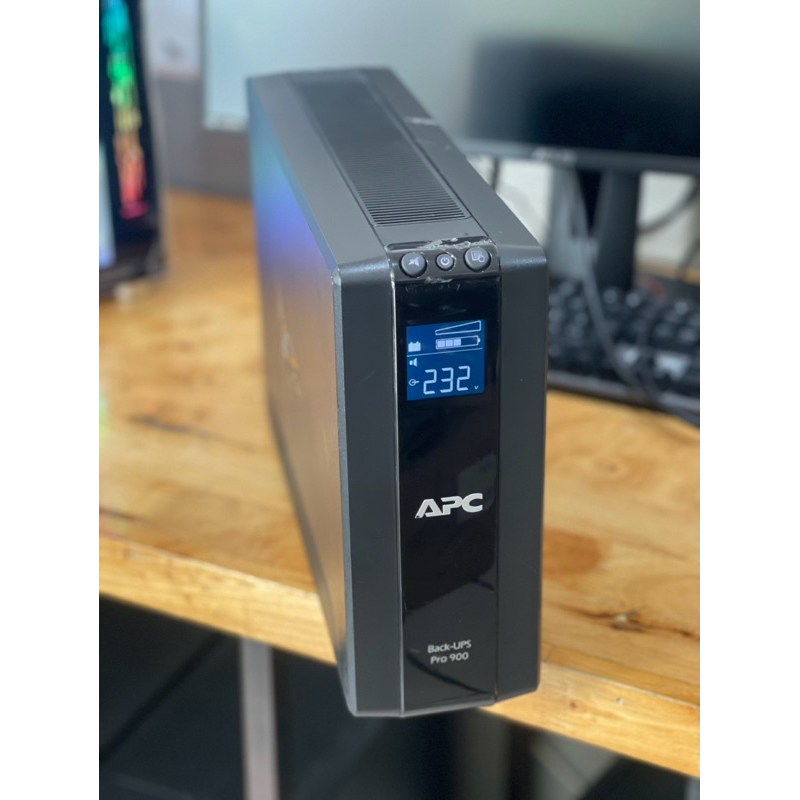 UPS (เครื่องสำรองไฟฟ้า) APC BR900GI (900 VA/540 WATT) มือ 2 เปลี่ยนเเบตใหม่มือ 1  (ใช้เเบต 9am 2 ตัว