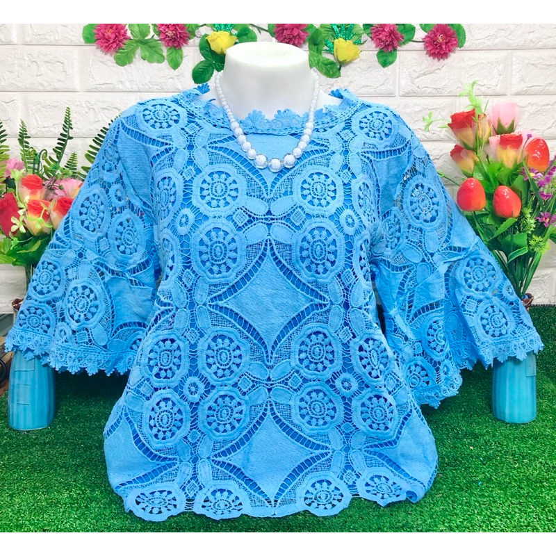 เสื้อลูกไม้ผู้หญิงใส่ออกงานคอกลมค่ะ