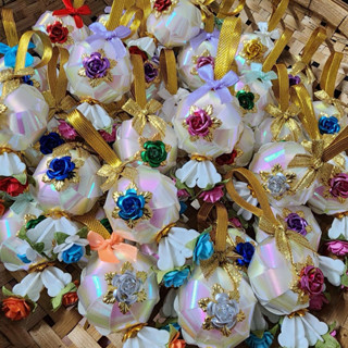 เหรียญโปรยทานพวงมาลัยจิ๋ว (10 ตัวเปล่า) ริบบิ้นสีขาวมุก