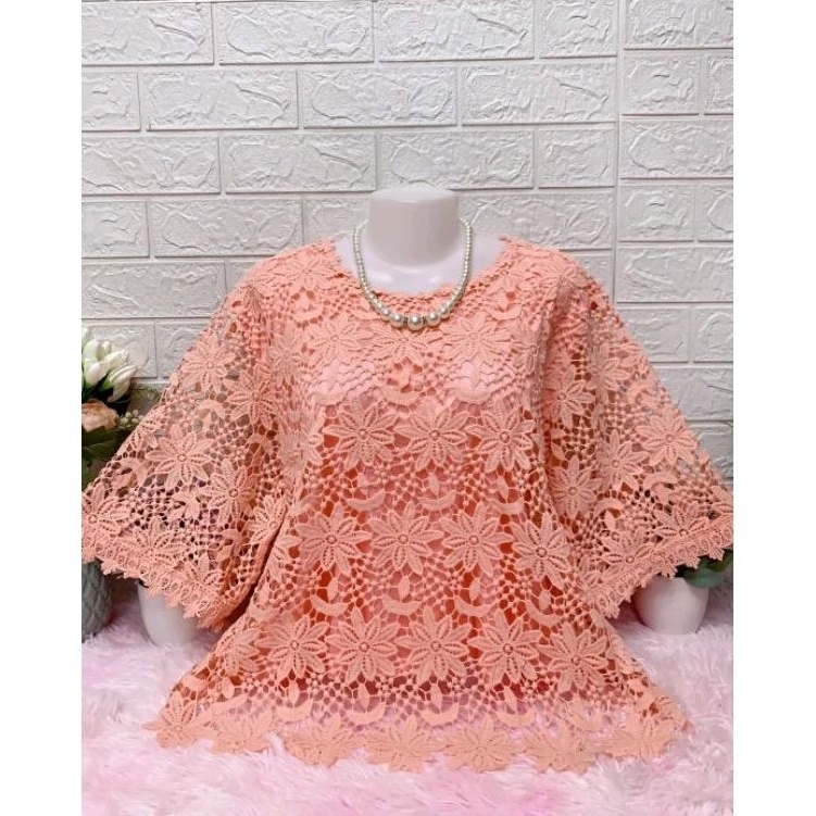 เสื้อลูกไม้ใส่งานบุญ รอบอก42-46ยาว24นิ้วฟรีไซส์ มีซับใน เสื้อลูกไม้แขนสามส่วน เสื้อลูกไม้ใส่งานแต่งงานบวช