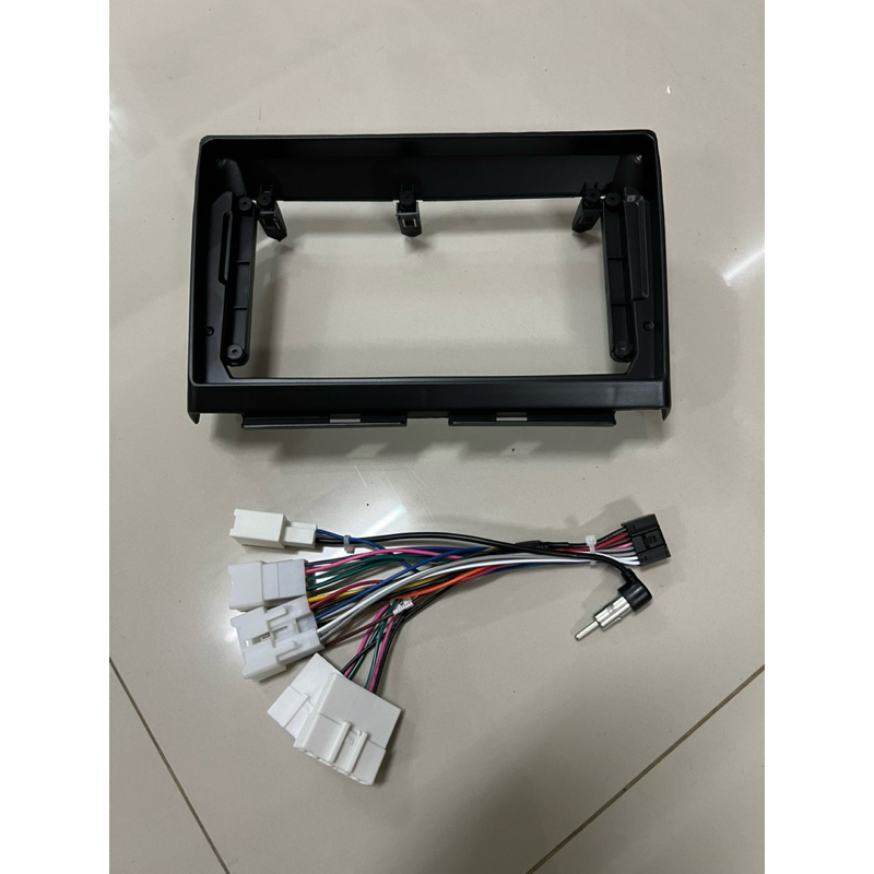 495บาท หน้ากากวิทยุใส่จอแอนดอย 9นิ้ว รถรุ่น HILUX CHAMP TOYOTA  2024