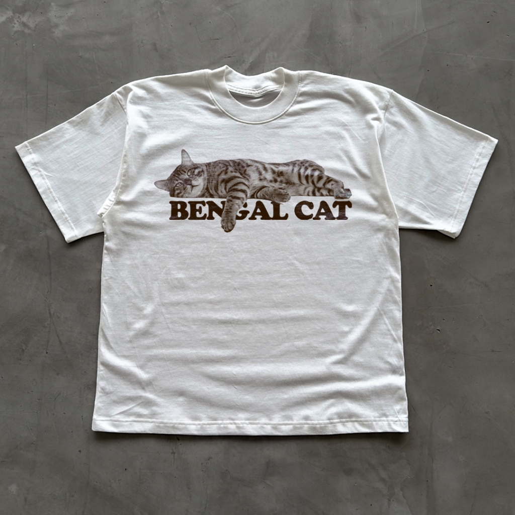 SHRED® - BENGAL CAT - WHITE TEE - COTTON100% - เสื้อยืดทรงโอเวอร์ไซส์ลายแมวเบงกอล