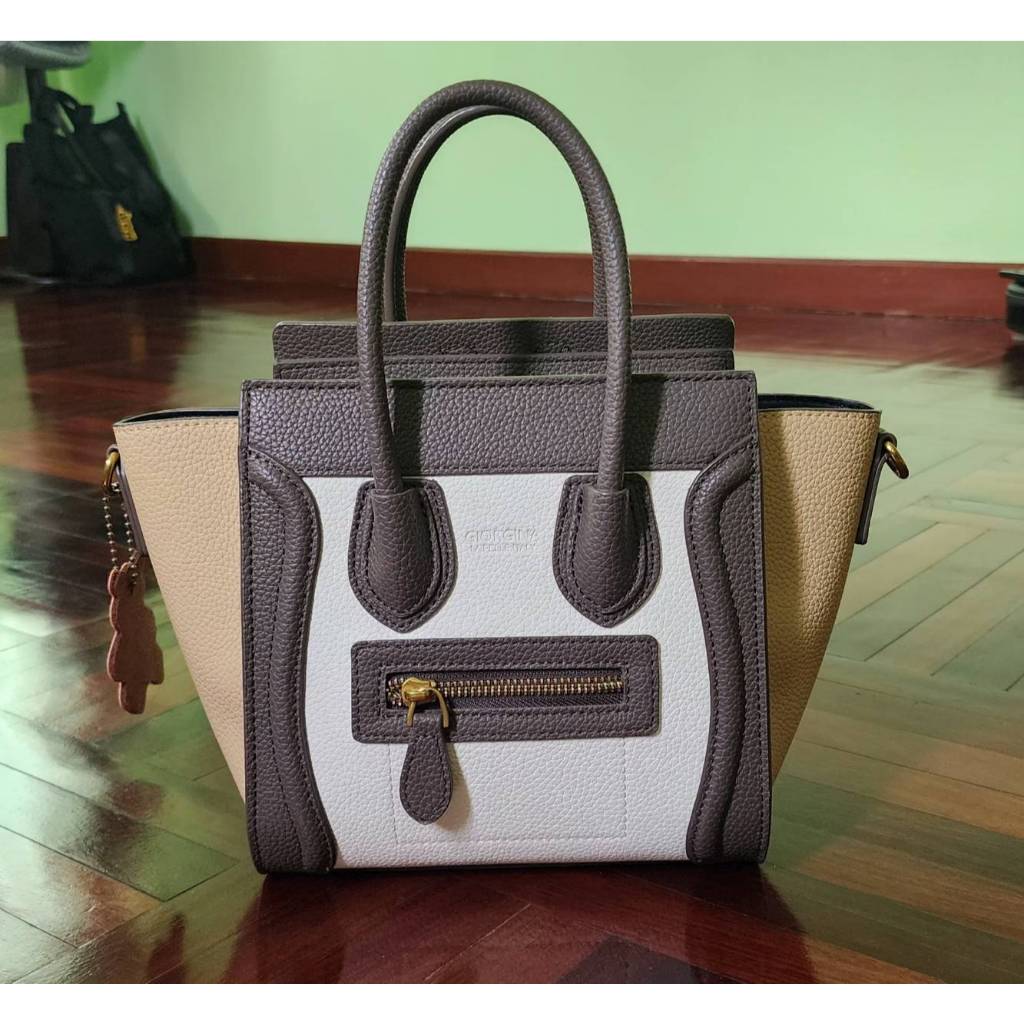 กระเป๋าหนังแท้ มือสอง - Giorgina