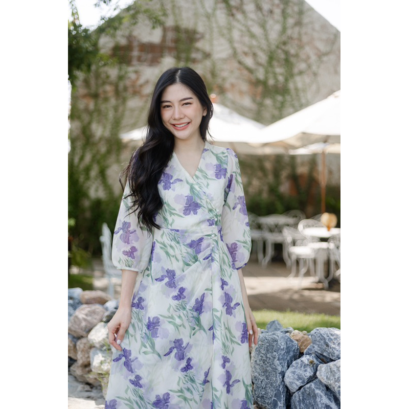 Nooch.Closet : ชุดเดรสลายดอกม่วง Wisteria Violet Dress