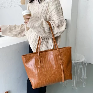 (A85) กระเป๋าสะพายไหล่ หนัง PU ใบใหญ่ใส่ของได้เยอะ