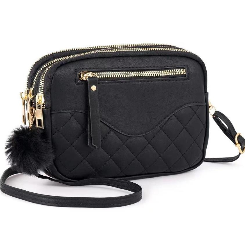 กระเป๋าสะพายข้าง มีปอมๆน่ารัก 3ซิป (GC-026)