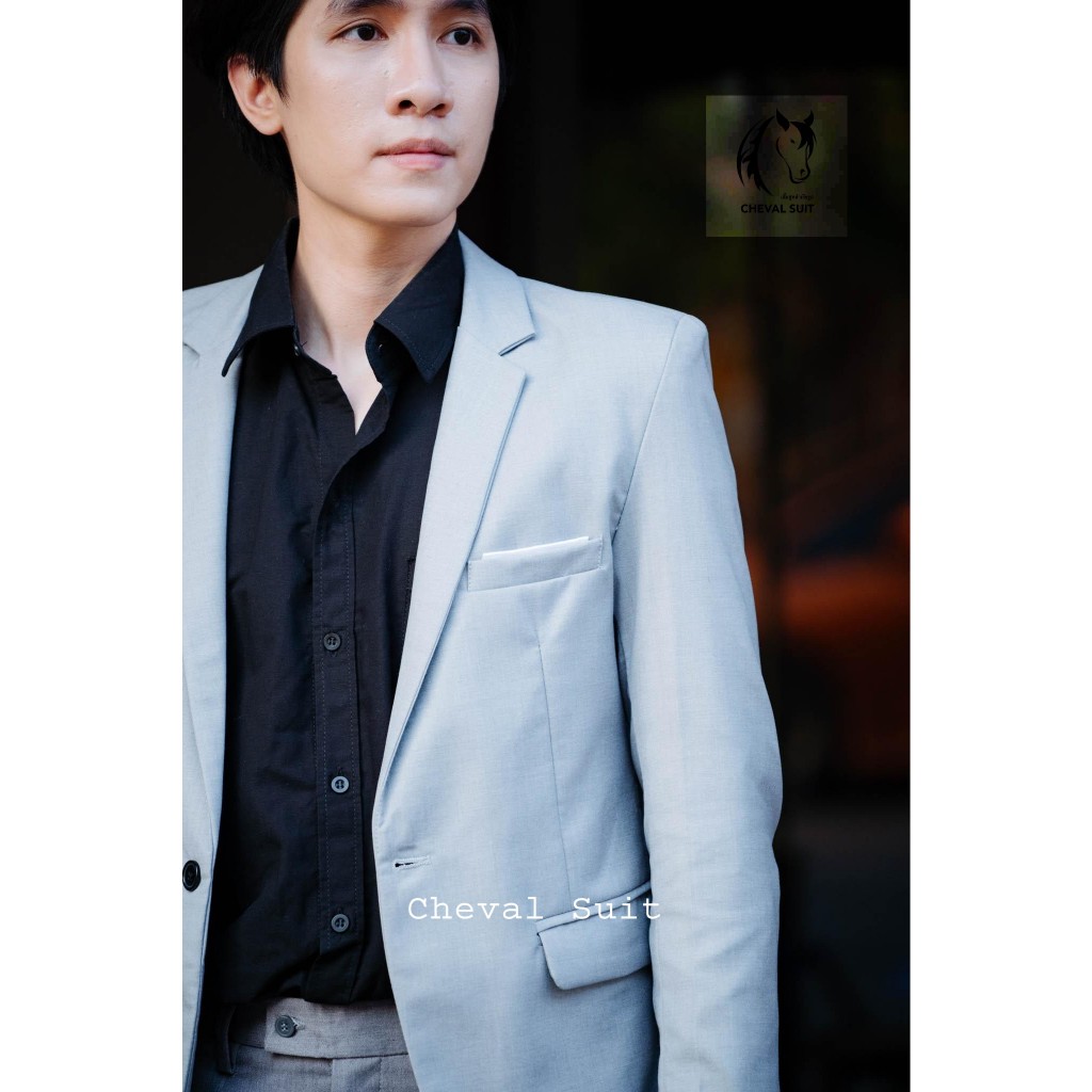 ตะกร้าใหม่ ชุดสูทผู้ชายสีเทาอ่อน รุ่น 1 กระดุม เสื้อสูท+กางเกง สินค้าพร้อมส่ง ชุดสูทผู้ชายใส่ออกงาน ชุดสูทผู้ชายใส่ทำงาน