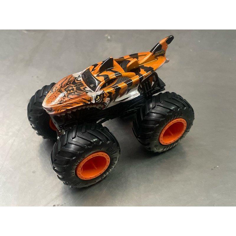 Hot Wheels Monster Truck 1/64 Monster Jam Tiger Shark นอกแพ็ค