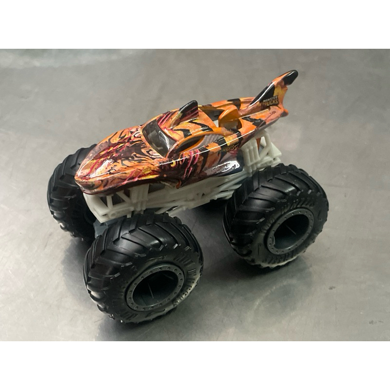 Hot Wheels Monster Truck 1/64 Monster Jam Tiger Shark นอกแพ็ค