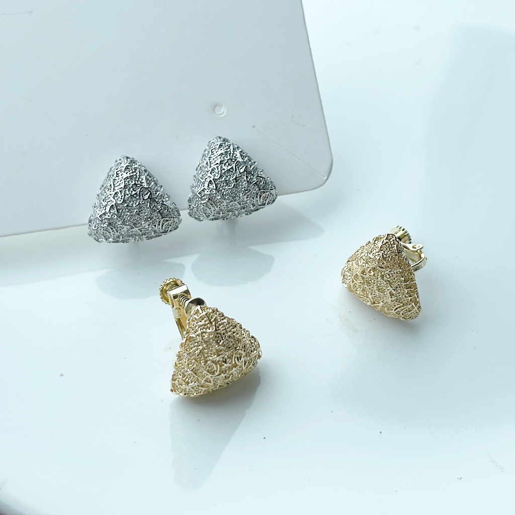 [หนีบ,เจาะ] ต่างหู ทรงสามเหลี่ยม วินเทจ ใส่เนียนเหมือนเจาะหู ปรับความแน่นได้ ใส่สบาย มั่นใจไม่หลุด