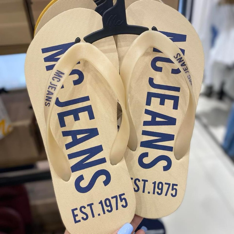 [พร้อมส่ง] รองเท้าแตะหูหนีบคละสี Mc Jeans แท้ 100% มีครบไซส์ จำนวนจำกัด