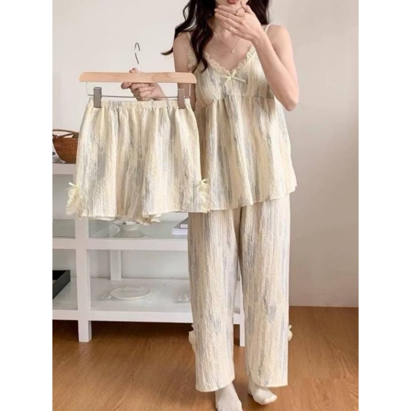 พร้อมส่ง งาน 3 ชิ้นเสื้อสายเดี่ยวปรับระดับได้มีบราในตัวมาพร้อมกับกางเกงขาสั้นกับ กางเกงขาใส่อยู่บ้านใส่นอนก็สวย