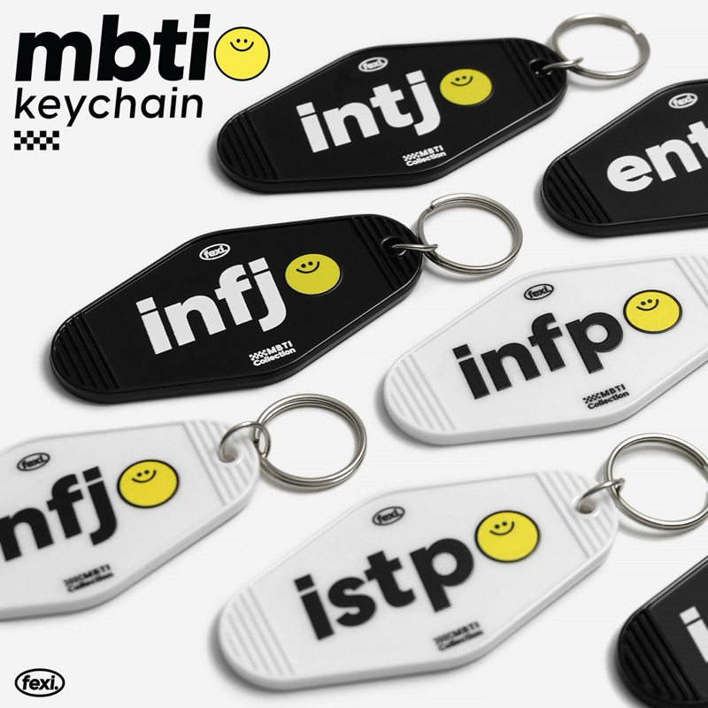 MBTI พวงกุญแจพลาสติกสีขาว/สีดำ