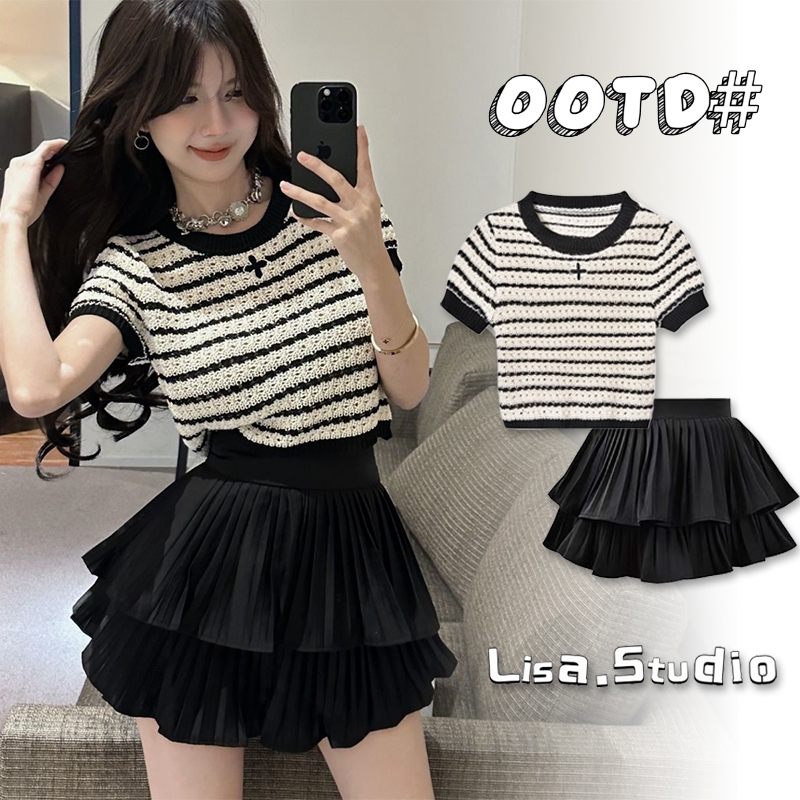 Lisa🌈พร้อมส่ง🦄ชุดเซ็ทสไตล์สาวเกาหลี ชุด2ชิ้น เสื้อแขนสั้นไหมพรม+ กระโปรงสั้น พลีทสั้น คุณหนู ดูแพง ชุดไปทะเล สำหรับผู้หญ