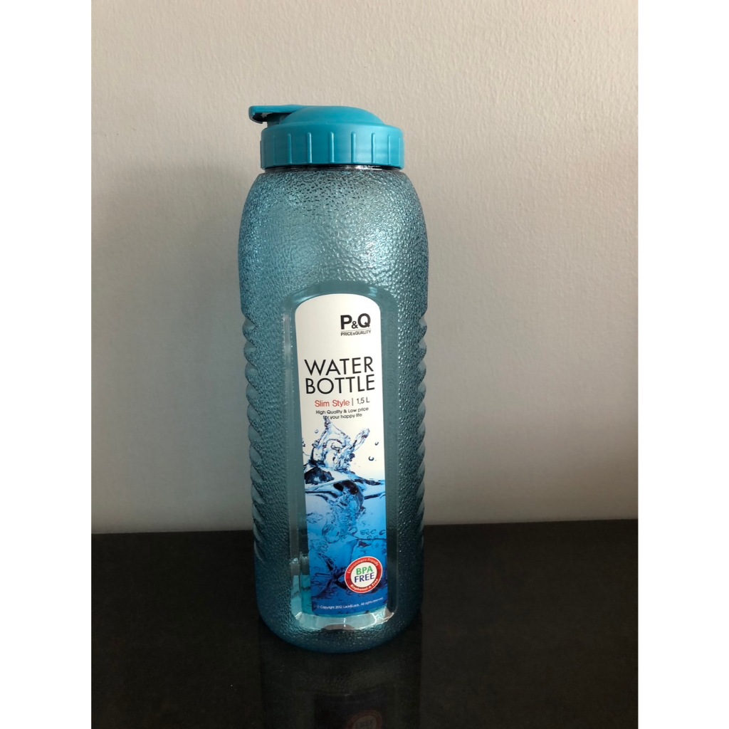 ขวดน้ำพลาสติกทรงกลม 1,500 มล. LOCK&LOCK รุ่น P&Q-P-00097B ขนาด 9.5 x 9.5 x 26.7 ซม. สีฟ้า