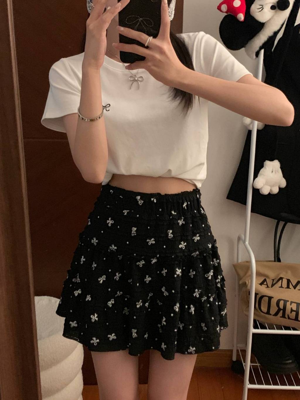 Vogue🌟พร้อมส่ง🌟 กระโปรงขาสั้น เอวสม๊อค ดีเทลลายโบว์ทั้งตัว ขอบลูกไม้ (1059-G) - รูปที่ 7