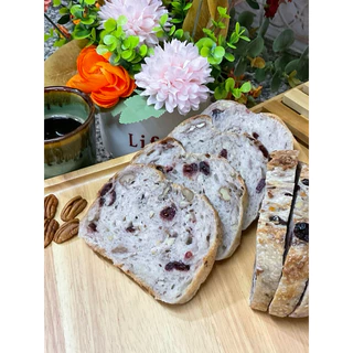 Nuts & Cranberry Sourdough Bread ขนมปังซาวโดว์ วอลนัท อัลมอล เม็ดทานตะวัน Pecan 550g อบใหม่ๆ ทุกออเดอร์