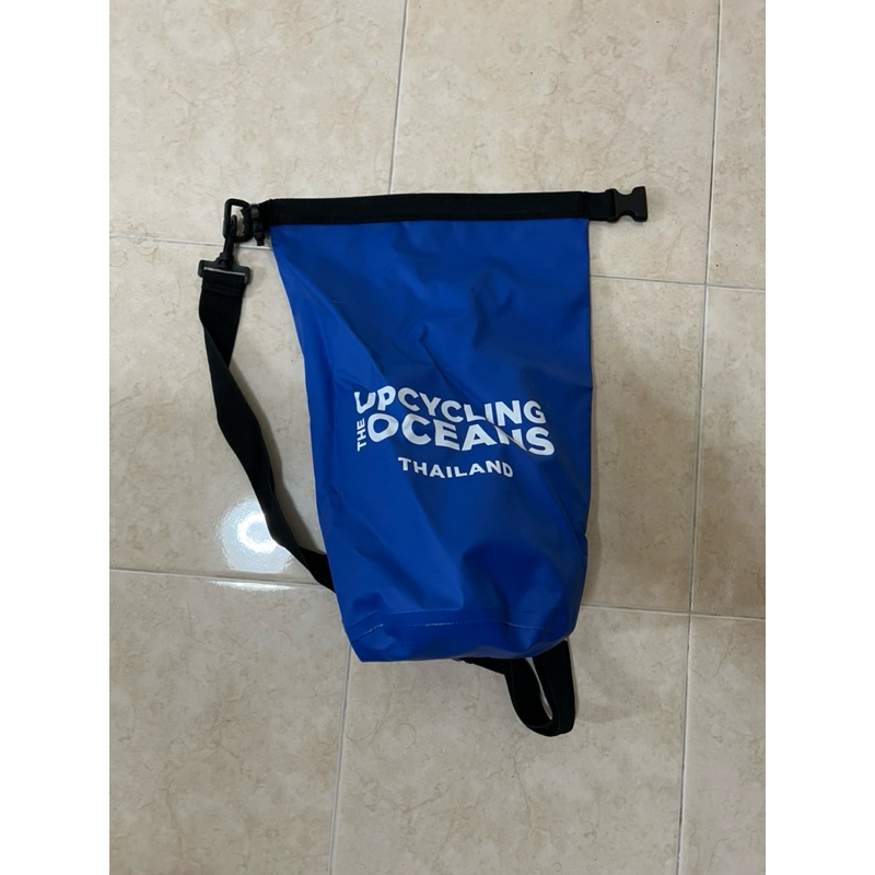 กระเป๋ากันน้ำ Upcycling Oceans