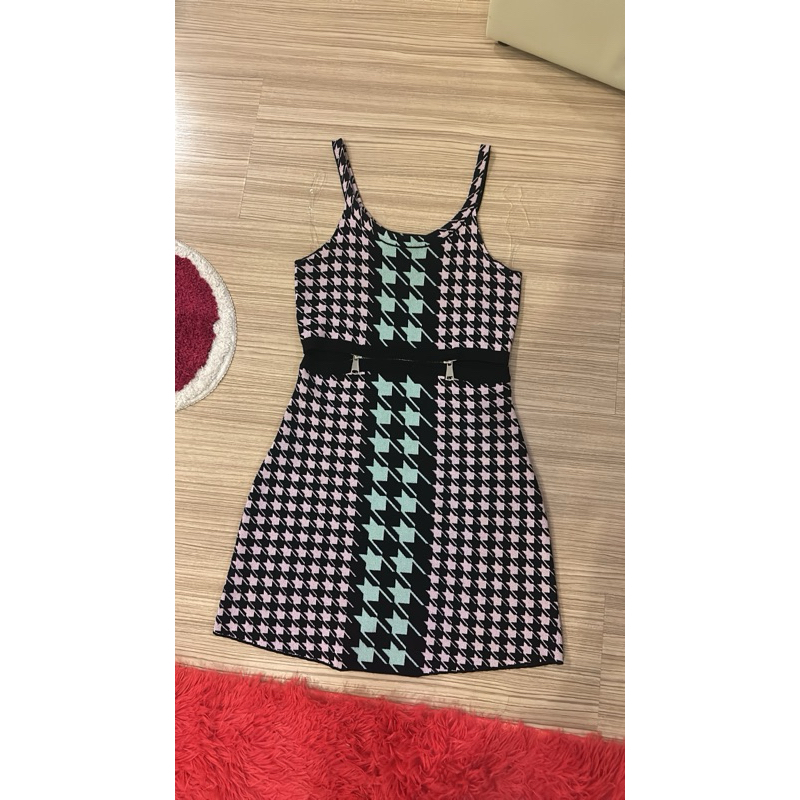 เดรสlynaround ใหม่มาก