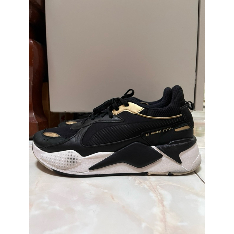 รองเท้ายี่ห้อ Puma รุ่น RS-X Trophies Black Gold รองเท้ามือสอง รองเท้าผ้าใบ