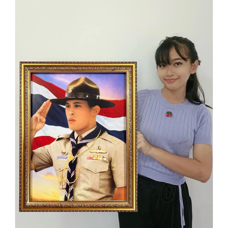 กรอบทองภาพร.10ทรงชุดลูกเสือขนาดรวมกรอบ17x22นิ้ว