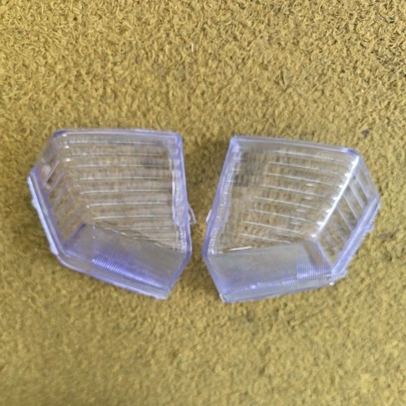 ฝาไฟเลี้ยวหลังhonda fusion250,helix250,spazio250,cn250