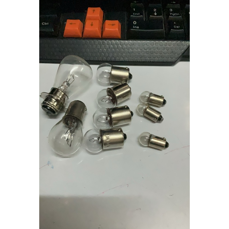 หลอดไฟ 6V หรือ 12V - รถ A100 ครบเซต ขายยกชุด