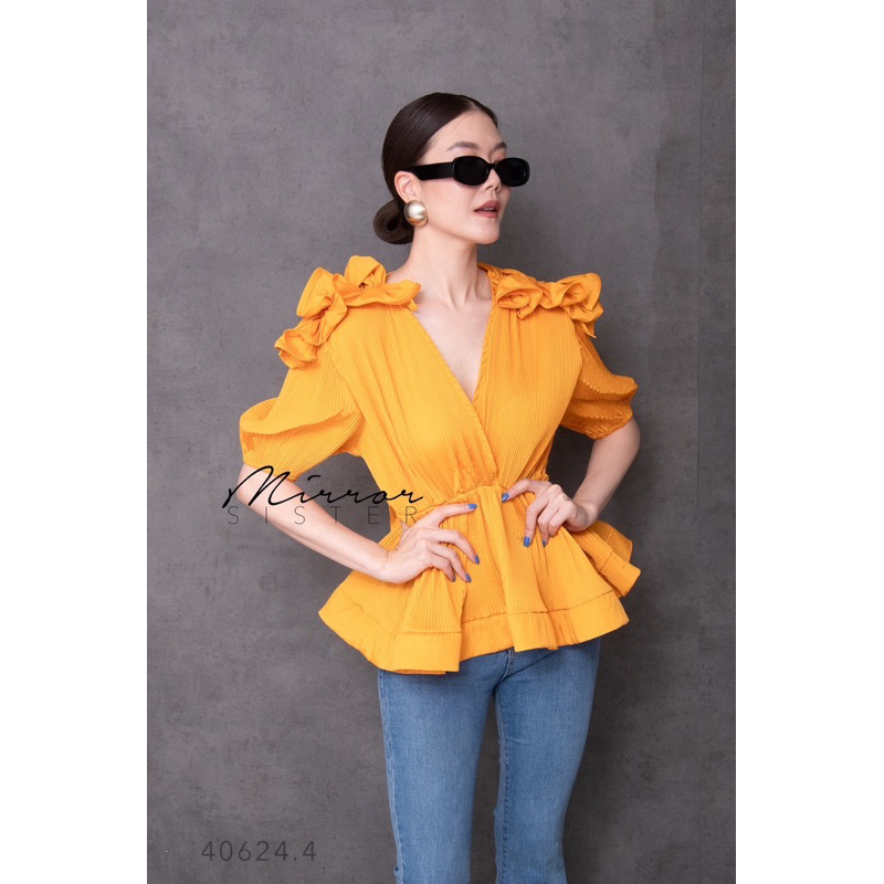 🧵MiRRoR SiSTER🧵 ••MiRRoRSiSTER's KaLE KaLE PLeaTed ToP••