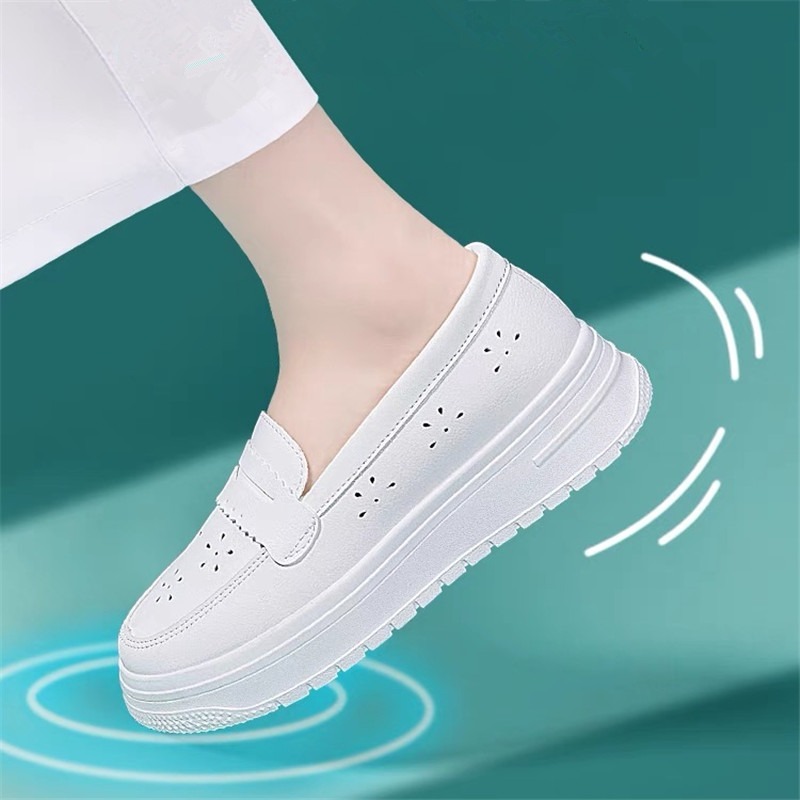 35-40 หลาผู้หญิงแฟชั่นหนาแต่เพียงผู้เดียว Snakers สีขาวพยาบาลรองเท้าแบนระบายอากาศสบาย ๆ รองเท้ากีฬา