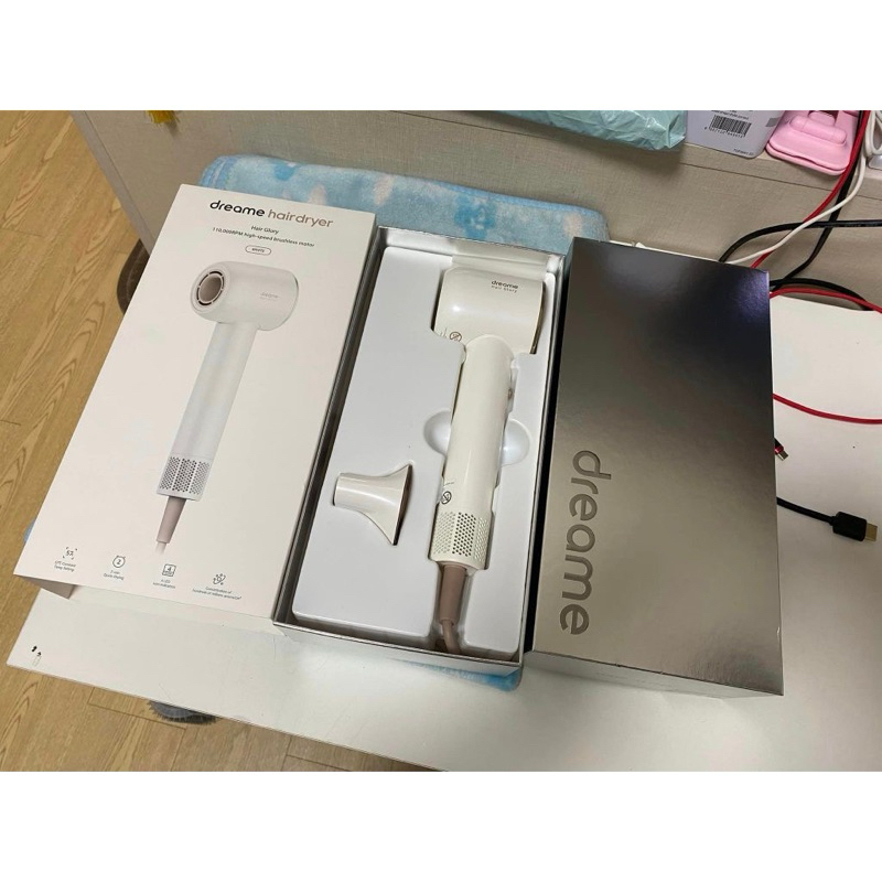 ไดร์เป่าผม dreame hair สีขาว (ขายแล้ว)