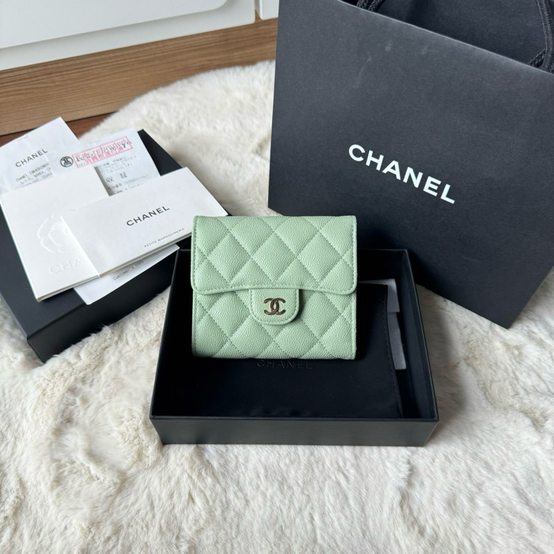 Kept unused‼️ Chanel wallet trifold microchip 3พับ ปี2023 สีเขียว เหนี่ยวทรัพย์ สภาพใหม่ ไม่เคยใช้งา