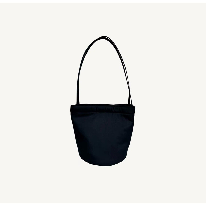 Himawari Baggu Bucket Bag กระเป๋าผ้าคอตตอนทรงถังสีดำ